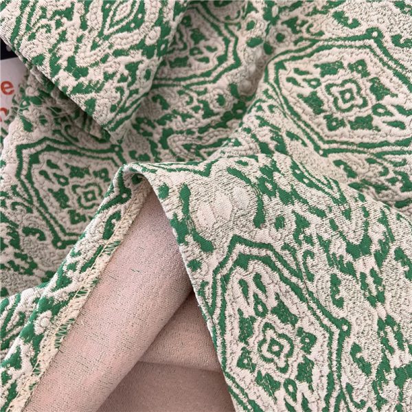 Style Vintage Jacquard Regular Shoulder Short Sleeve T-Shirt for Women Fashionable Niche Embossed Floral Half Sleeve - Image 4